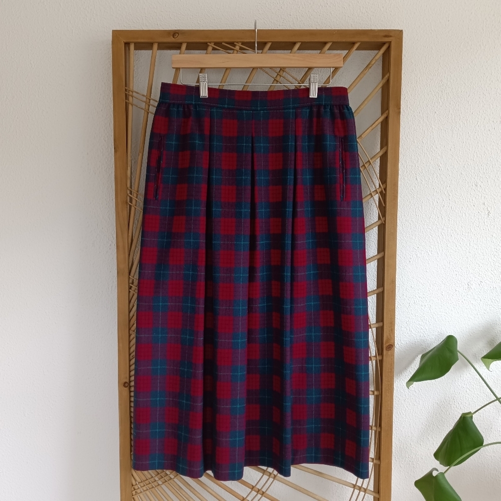 Vintage Pendleton Plaid Pleated Wool Skirt / Size 16 - Picture 3 of 11
